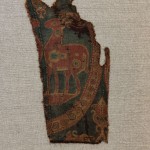 01729 - Silk Samite Fragment with Confronting Deers - 28 x 41 cm - 1
