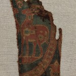 01729 - Silk Samite Fragment with Confronting Deers - 28 x 41 cm - 2